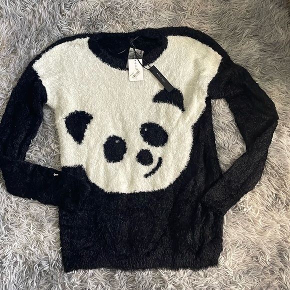 Eric + Lani Knit Black White Panda Fuzzy Sweater Pullover Women’s M NWT - Picture 1 of 4